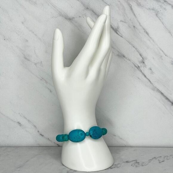 Blue Faux Turquoise Beaded Stretch Bracelet - Picture 2 of 6